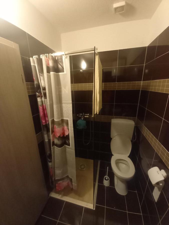 Studio Apartman Sutic Kaštel Novi Exteriér fotografie